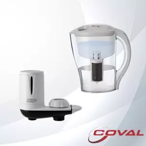 ..Filtro agua sobre mesón